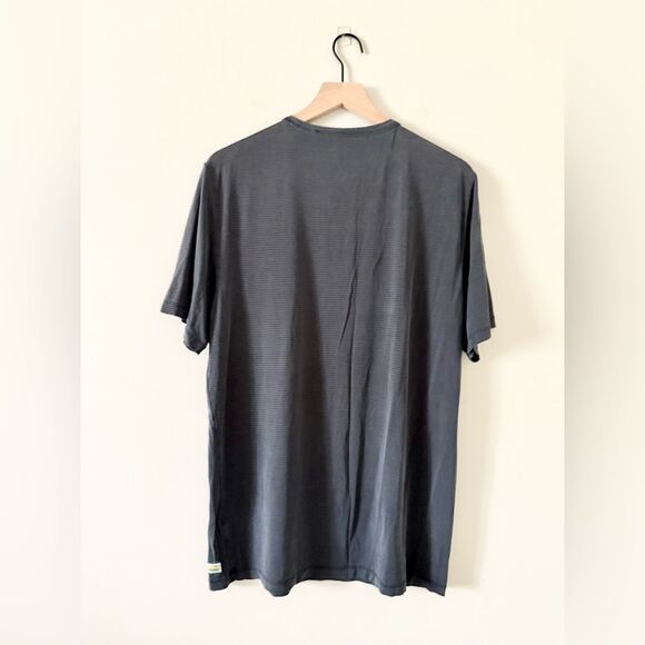 Vuori Short Sleeve Top in Dar Gray with Thin Stripe - Size L - Picture 3 of 7